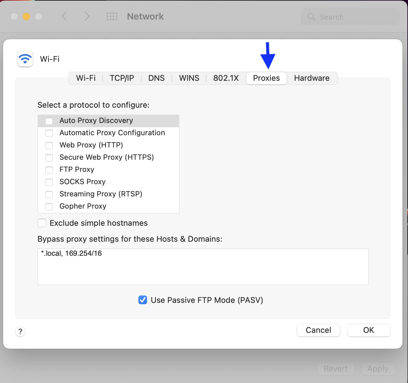 Navegando até a aba Proxies nas configurações de Rede do macOS para configuração SOCKS5 