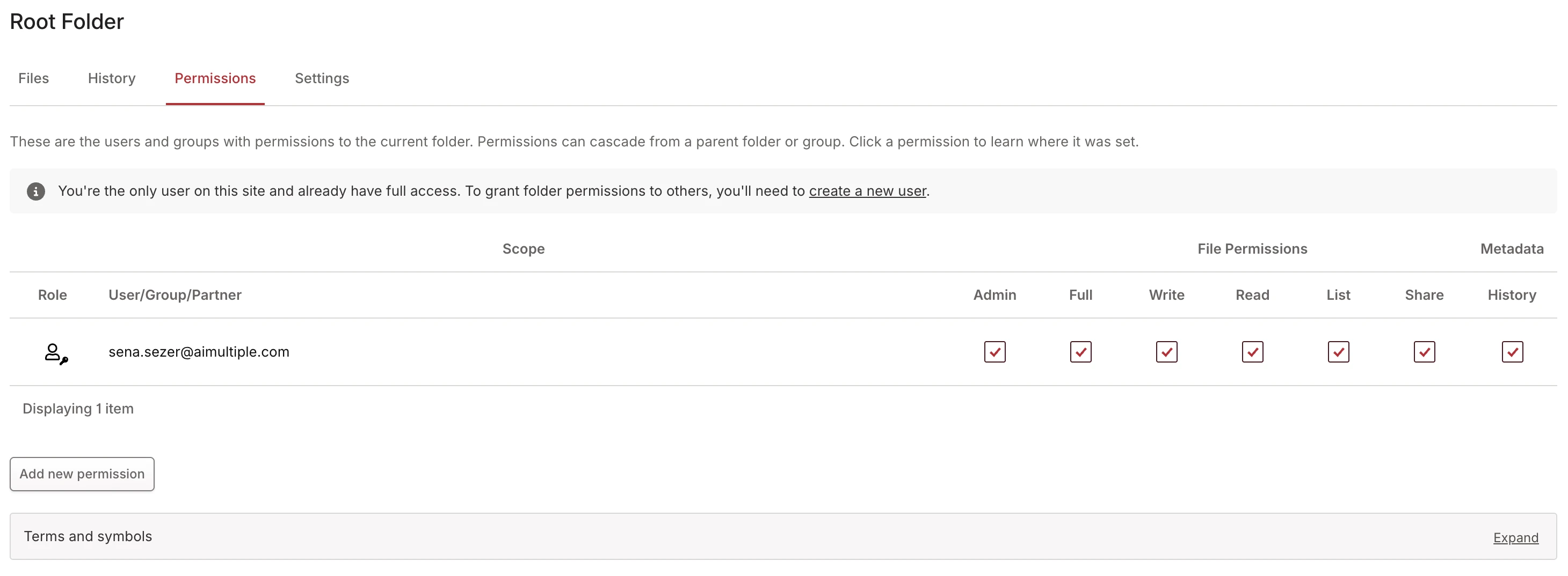 Onglet Permissions montrant sena.sezer@aimultiple.com avec les 7 permissions cochées